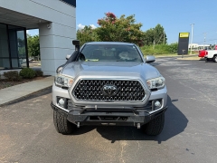 Used 2018  Toyota Tacoma 4WD Double Cab TRD Off-Road Auto at The Truck Farm near Easley&comma; SC
