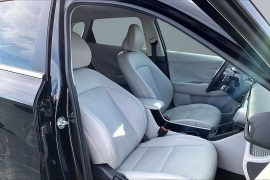 Used 2024  Hyundai Kona Limited FWD at The Gilstrap Family Dealerships near Easley&comma; SC