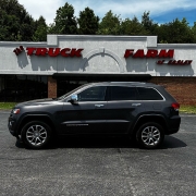 Used 2015  Jeep Grand Cherokee 4d SUV 4WD Limited at The Truck Farm near Easley&comma; SC