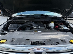 Used 2018  Ram 1500 2WD Crew Cab Big Horn at The Truck Farm near Easley&comma; SC