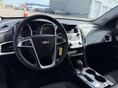 Used 2017  Chevrolet Equinox 4d SUV FWD LT at Paradise Motors near Lansing&comma; MI