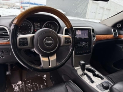 Used 2011  Jeep Grand Cherokee 4d SUV 4WD Overland at Paradise Motors near Lansing&comma; MI