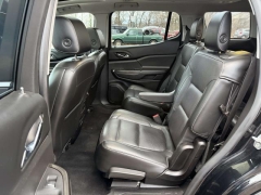 Used 2017  GMC Acadia AWD 4dr SLT w&sol;SLT-1 at Paradise Motors near Lansing&comma; MI