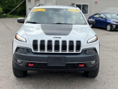 Used 2016 Jeep Cherokee 4d SUV 4WD Trailhawk V6 at Paradise Motors near Lansing, MI
