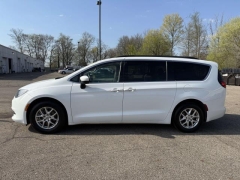 Used 2021  Chrysler Voyager LXI FWD at Paradise Motors near Lansing&comma; MI