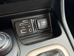 Used 2016  Jeep Cherokee 4d SUV 4WD Latitude V6 at Paradise Motors near Lansing&comma; MI