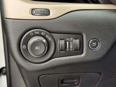 Used 2016  Jeep Cherokee 4d SUV 4WD Latitude V6 at Paradise Motors near Lansing&comma; MI