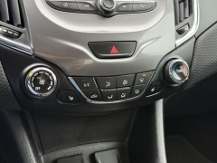 Used 2018  Chevrolet Cruze 4d Sedan LT Auto at Paradise Motors near Lansing&comma; MI