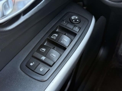 Used 2017  Jeep Cherokee 4d SUV 4WD Trailhawk V6 at Paradise Motors near Lansing&comma; MI