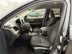 Used 2015  Jeep Cherokee 4d SUV 4WD Latitude V6 at Paradise Motors near Lansing, MI