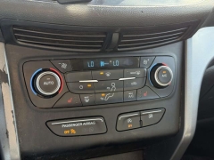 Used 2018  Ford Escape 4d SUV FWD SE at Paradise Motors near Lansing&comma; MI