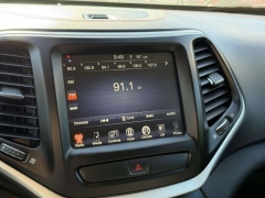Used 2017  Jeep Cherokee 4d SUV 4WD Trailhawk V6 at Paradise Motors near Lansing&comma; MI