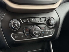 Used 2017  Jeep Cherokee 4d SUV FWD Limited V6 at Paradise Motors near Lansing&comma; MI