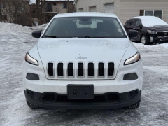 Used 2017  Jeep Cherokee 4d SUV 4WD Sport I4 at Paradise Motors near Lansing&comma; MI
