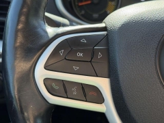 Used 2017  Jeep Cherokee 4d SUV 4WD Trailhawk V6 at Paradise Motors near Lansing&comma; MI