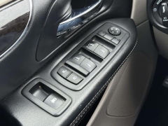 Used 2016  Chrysler Town & Country 4d Wagon Touring at Paradise Motors near Lansing&comma; MI