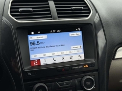 Used 2018  Ford Explorer 4d SUV 4WD XLT at Paradise Motors near Lansing&comma; MI