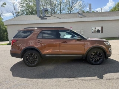 Used 2017 Ford Explorer 4d SUV 4WD XLT at Paradise Motors near Lansing, MI