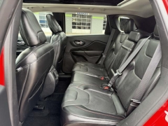 Used 2019  Jeep Cherokee 4d SUV 4WD Trailhawk 3&period;2L at Paradise Motors near Lansing&comma; MI