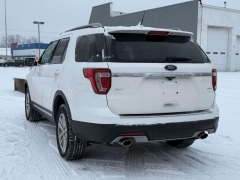 Used 2018  Ford Explorer 4d SUV 4WD XLT at Paradise Motors near Lansing&comma; MI