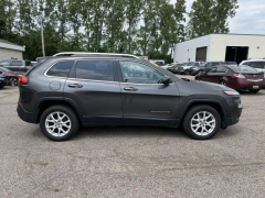 Used 2014 Jeep Cherokee 4d SUV FWD Latitude at Paradise Motors near Lansing, MI