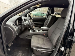 Used 2019  Jeep Grand Cherokee 4d SUV 4WD Laredo at Paradise Motors near Lansing&comma; MI