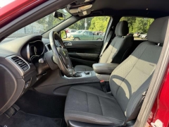 Used 2018  Jeep Grand Cherokee 4d SUV 4WD Laredo at Paradise Motors near Lansing&comma; MI
