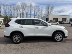 Used 2019  Nissan Rogue 4d SUV AWD S at Paradise Motors near Lansing&comma; MI