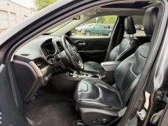 Used 2016  Jeep Cherokee 4d SUV 4WD Limited V6 at Paradise Motors near Lansing&comma; MI