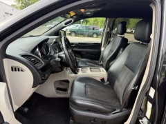 Used 2019  Dodge Grand Caravan 4d Wagon SXT at Paradise Motors near Lansing&comma; MI