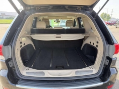Used 2015  Jeep Grand Cherokee 4d SUV 4WD Limited at Paradise Motors near Lansing&comma; MI