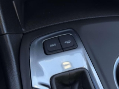 Used 2020  Chevrolet Equinox 4d SUV AWD LT w&sol;2LT at Paradise Motors near Lansing&comma; MI