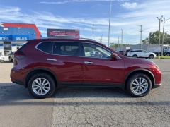 Used 2019  Nissan Rogue 4d SUV AWD SV at Paradise Motors near Lansing&comma; MI