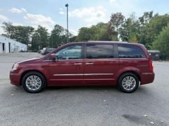 Used 2015  Chrysler Town & Country 4d Wagon Limited at Paradise Motors near Lansing, MI