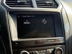 Used 2017  Ford Explorer 4d SUV 4WD XLT at Paradise Motors near Lansing, MI