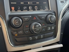Used 2015  Jeep Grand Cherokee 4d SUV 4WD Limited at Paradise Motors near Lansing&comma; MI
