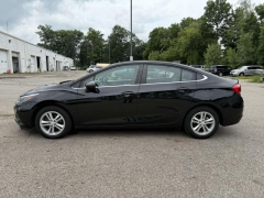 Used 2017  Chevrolet Cruze 4d Sedan LT Auto at Paradise Motors near Lansing, MI