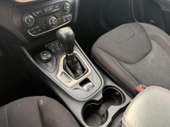 Used 2016  Jeep Cherokee 4d SUV 4WD Latitude V6 at Paradise Motors near Lansing&comma; MI
