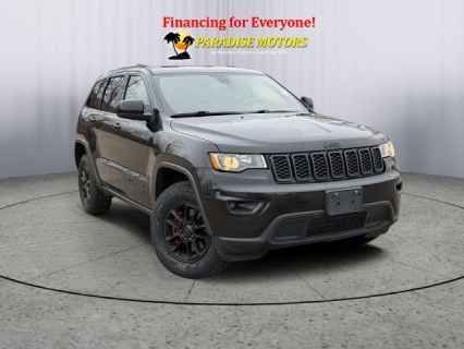 Used 2019 Jeep Grand Cherokee 4d SUV 4WD Laredo at Paradise Motors near Lansing, MI