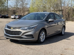 Used 2018  Chevrolet Cruze 4d Sedan LT Auto at Paradise Motors near Lansing&comma; MI