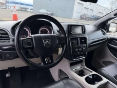 Used 2017  Dodge Grand Caravan 4d Wagon SE at Paradise Motors near Lansing&comma; MI