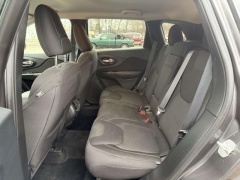 Used 2015  Jeep Cherokee 4d SUV 4WD Latitude V6 at Paradise Motors near Lansing, MI