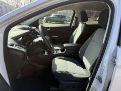 Used 2017  Ford Escape 4d SUV FWD SE at Paradise Motors near Lansing&comma; MI