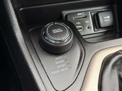 Used 2017  Jeep Cherokee 4d SUV 4WD Sport I4 at Paradise Motors near Lansing&comma; MI