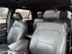 Used 2017  Ford Explorer 4d SUV 4WD Limited at Paradise Motors near Lansing&comma; MI