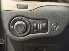 Used 2015  Jeep Cherokee 4d SUV 4WD Latitude V6 at Paradise Motors near Lansing, MI