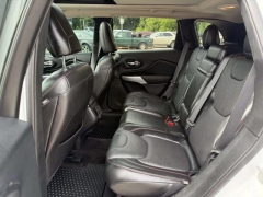 Used 2018  Jeep Cherokee 4d SUV 4WD Trailhawk V6 at Paradise Motors near Lansing&comma; MI