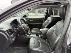 Used 2019  Jeep Cherokee 4d SUV 4WD Trailhawk 3&period;2L at Paradise Motors near Lansing&comma; MI