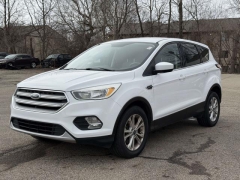 Used 2017  Ford Escape 4d SUV 4WD SE at Paradise Motors near Lansing&comma; MI