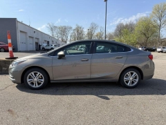 Used 2018  Chevrolet Cruze 4d Sedan LT Auto at Paradise Motors near Lansing&comma; MI